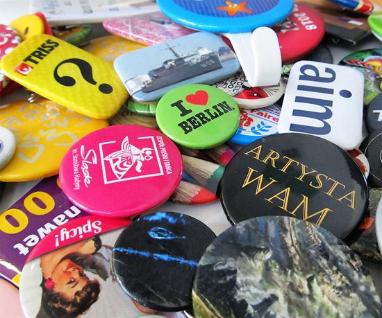 button badges with pin